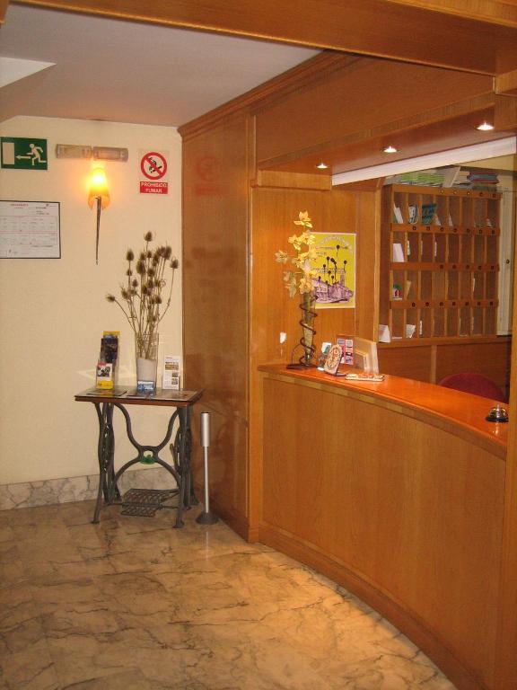 Hotel Chané La Puebla De Alfinden Extérieur photo